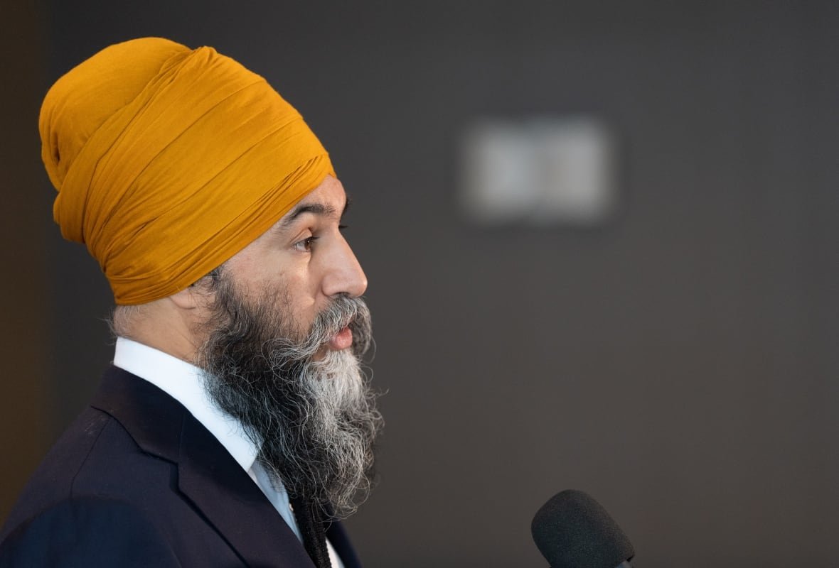 ndp-singh-tariffs-20250206 NDP Leader Jagmeet Singh speaks to the media in Montreal on Thursday, Feb. 6, 2025. THE CANADIAN PRESS/Christinne Muschi