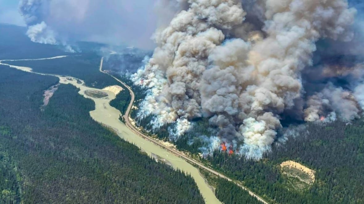 jasper-fire-august-2024 https://i.cbc.ca/ais/acd213d8-8aaa-4d5f-b0ea-e877251b0c20,1722644958482/full/max/0/default.jpg?t=1722651106049