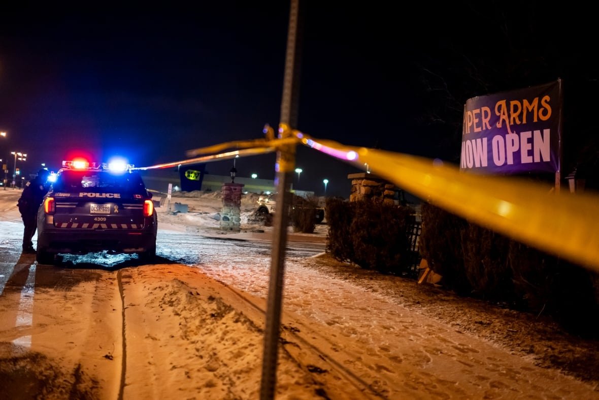 ont-toronto-shooting-20250308 Toronto Police investigate a mass shooting at the Piper Arms Pub near the Scarborough Town Centre in Toronto on Saturday, March 8, 2025.